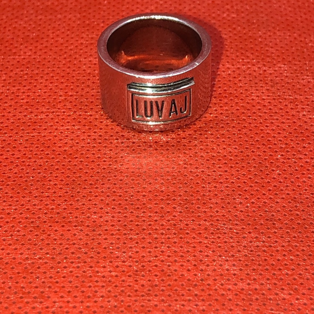 Gorgeous Luv AJ size 6 ring